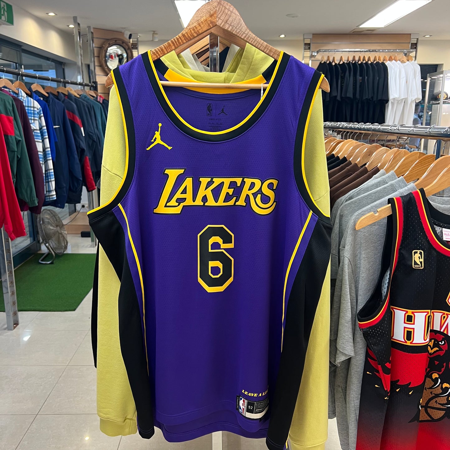 NBA Lakers Lebron James Jersey (XL)