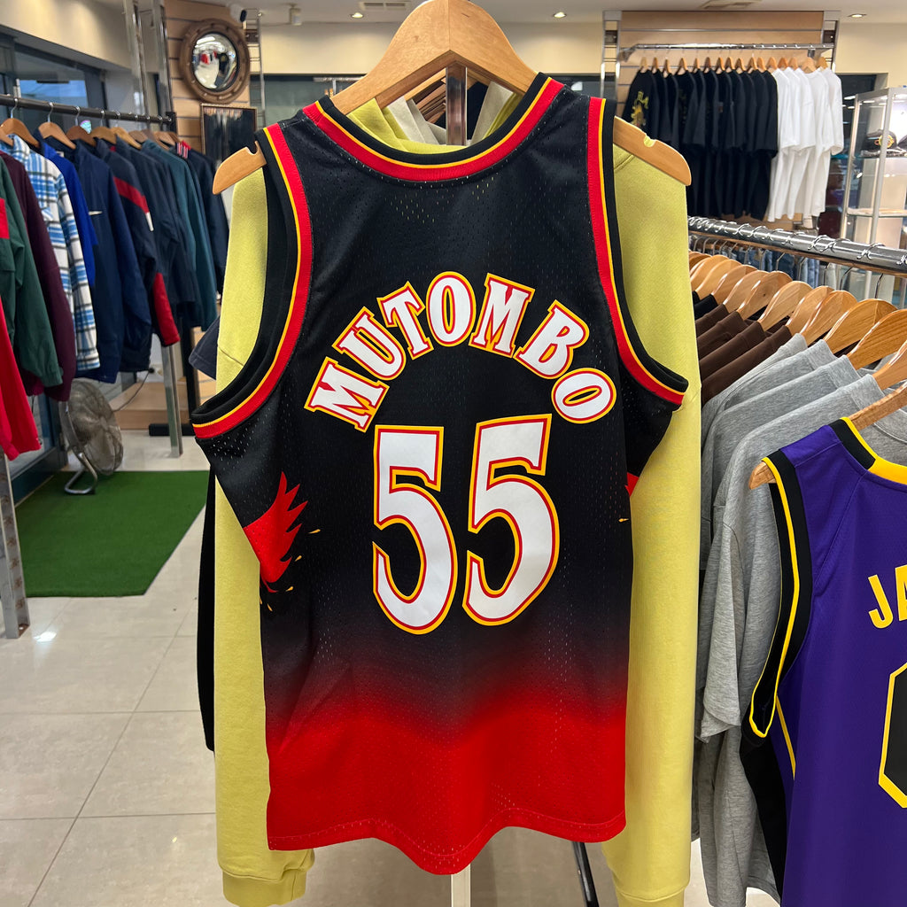 NBA Hawks Mutombo Jersey (L)